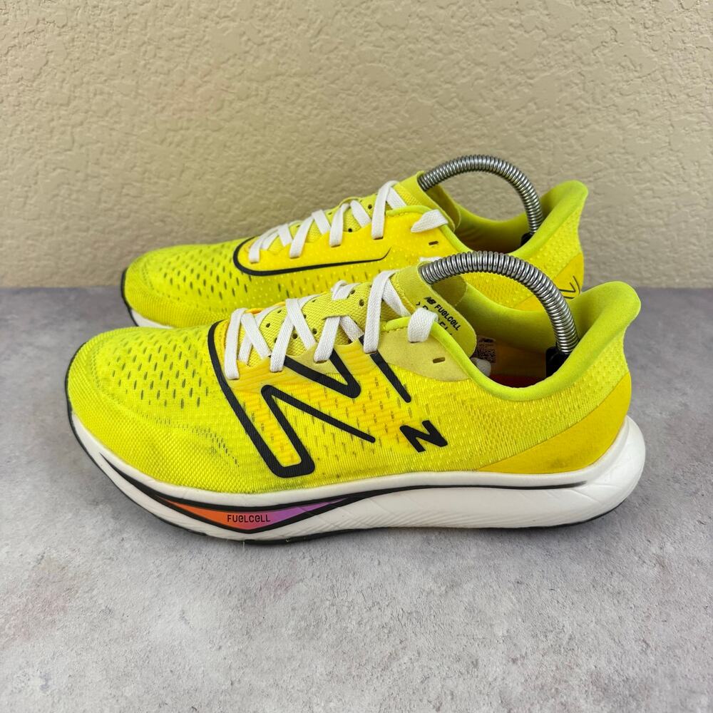 New Balance FuelCell Rebel V3 Running Shoes Mens 9.5 Yellow Black MFCXCP3